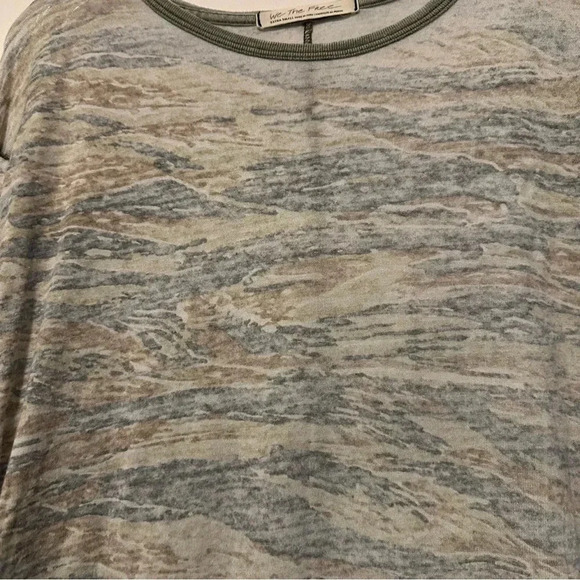 We the Free Women's Long Sleeve Faded Burnout Tiger Camo Shirt Top size XS - Picture 3 of 9